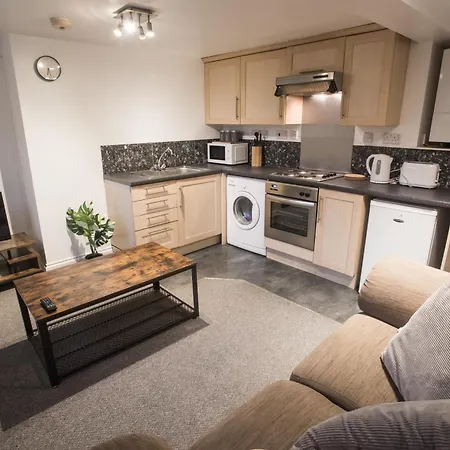Flat 1, 4 Warden Rd