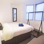 Flat 1, 4 Warden Rd *