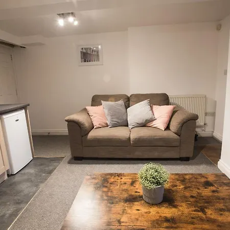 Flat 1, 4 Warden Rd Apartament