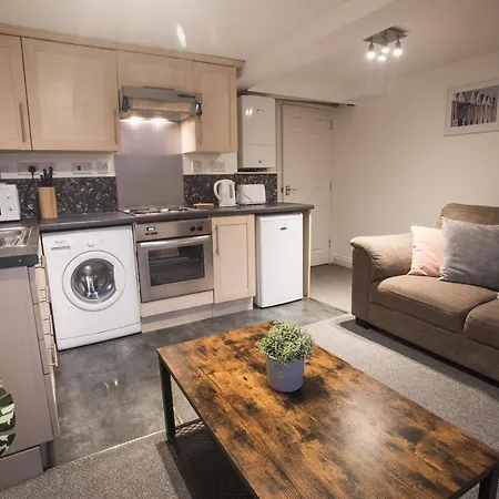 Flat 1, 4 Warden Rd Διαμέρισμα *