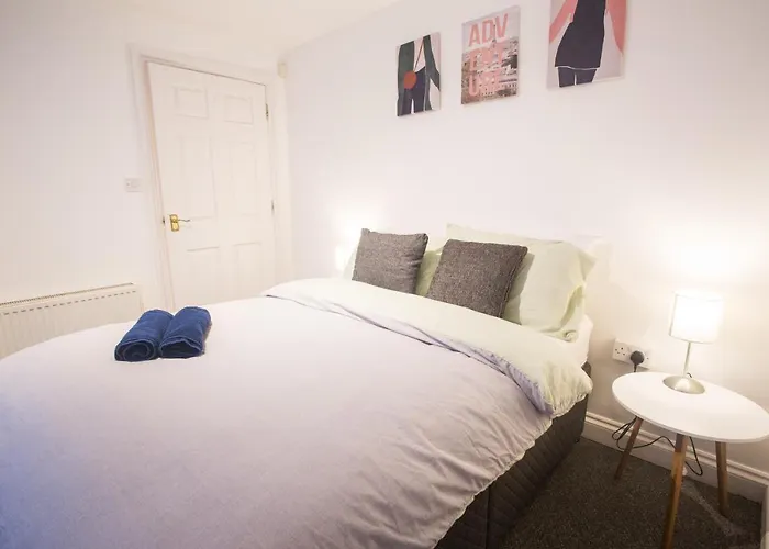 Flat 1, 4 Warden Rd