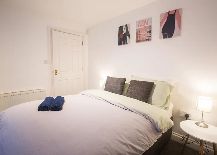 Flat 1, 4 Warden Rd * Bristol
